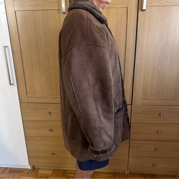 Owen Barry Men’s Brown Shearling Coat Made in Great Britain - Picture 5 of 16